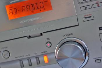 Contact Advertentie: Radiostation zoekt nieuwslezers!