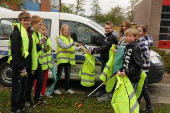 Scholen maken Rijsenhout schoon