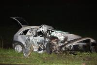 Automobilist ernstig gewond na botsing tegen boom op N201